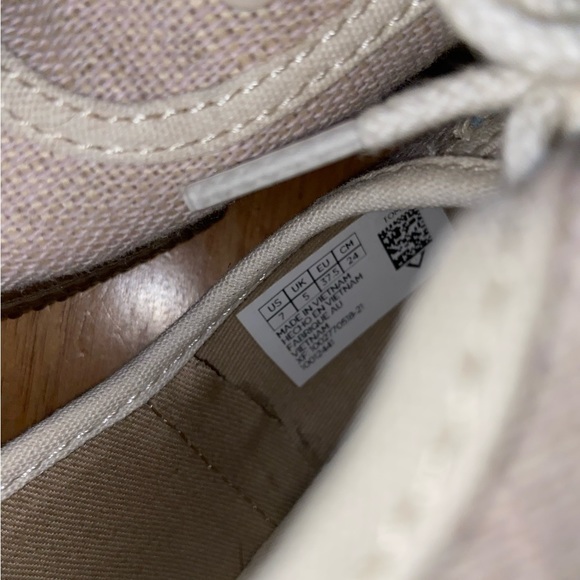 Tom’s Carmel Canvas Sneaker - Picture 6 of 6